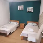 Evala * سبليت